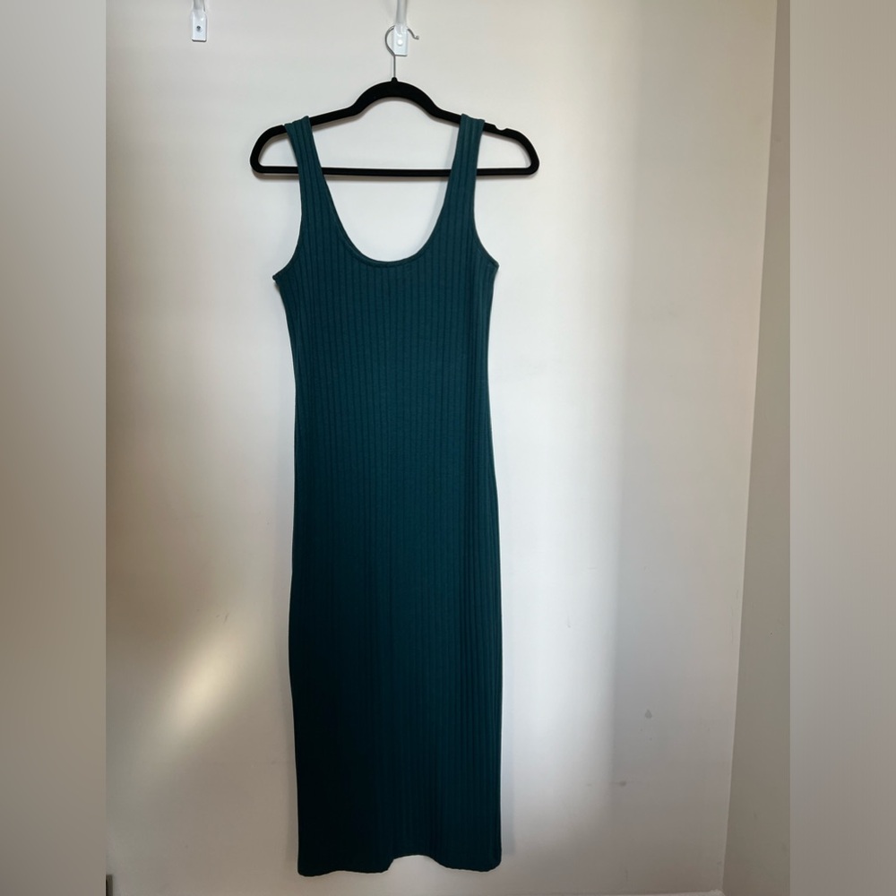 Hunter Green Maxi Ribbed Dress Size M